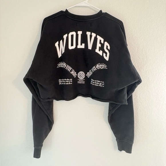 Darc Sport SHE Wolves Cropped Crewneck - Picture 4 of 14